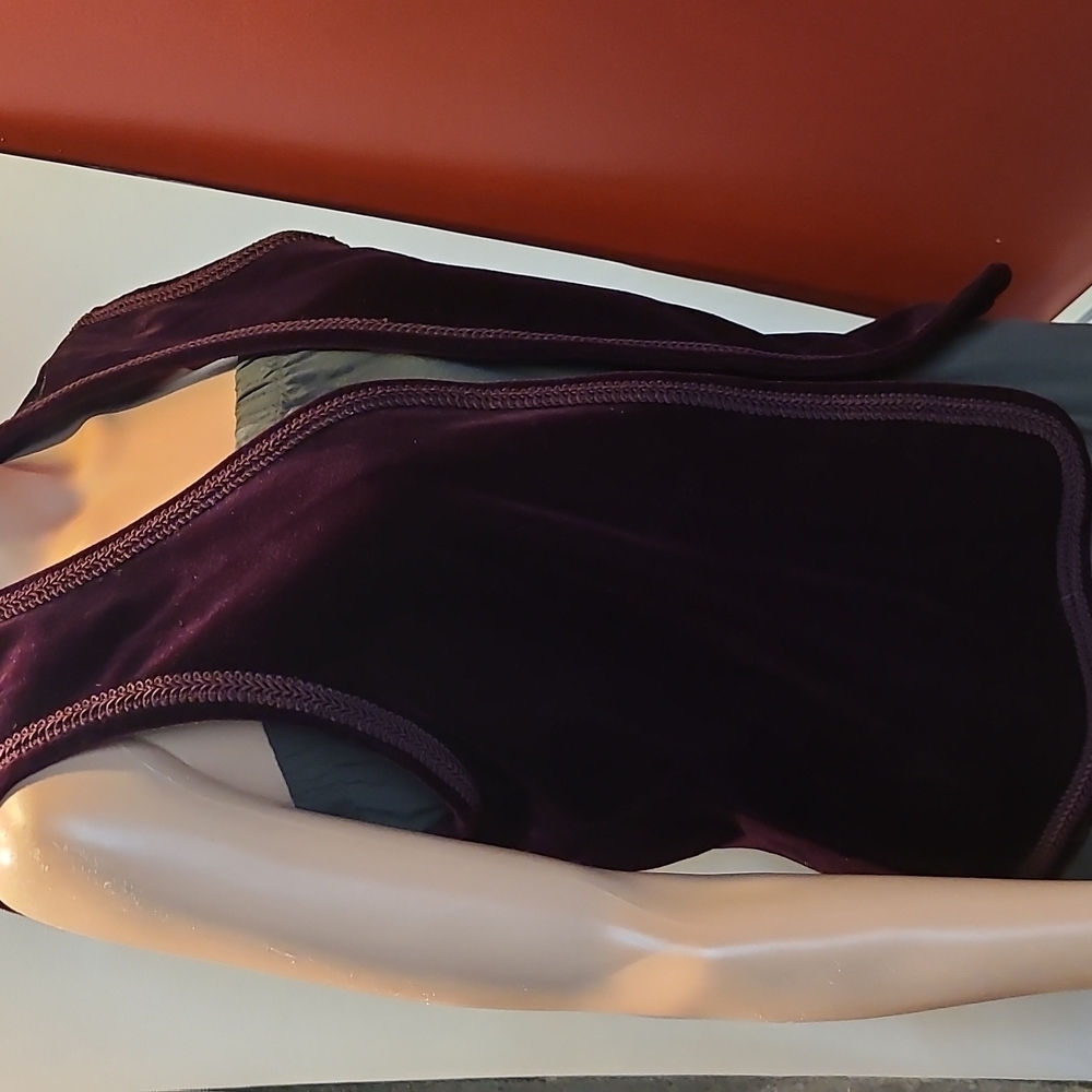Vintage Act III Red Wine Velvet Vest - Picture 3 of 8